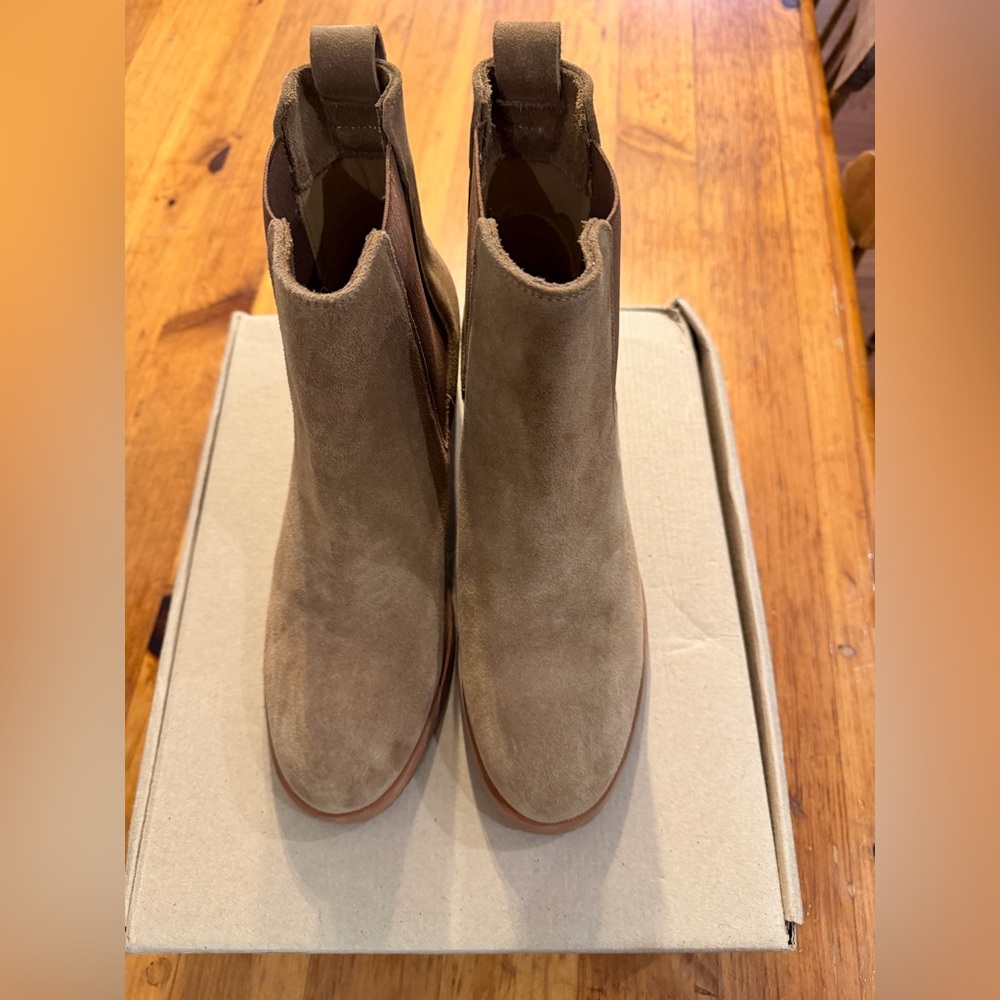 Nisolo Chelsea Boots - Picture 3 of 7